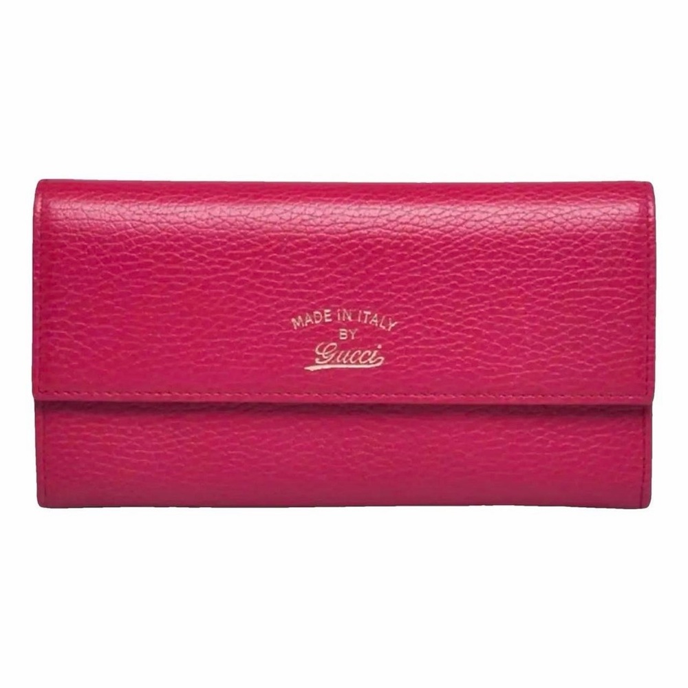 Gucci Fuchsia Pebbled Leather Clutch Wallet with Gold Stamp